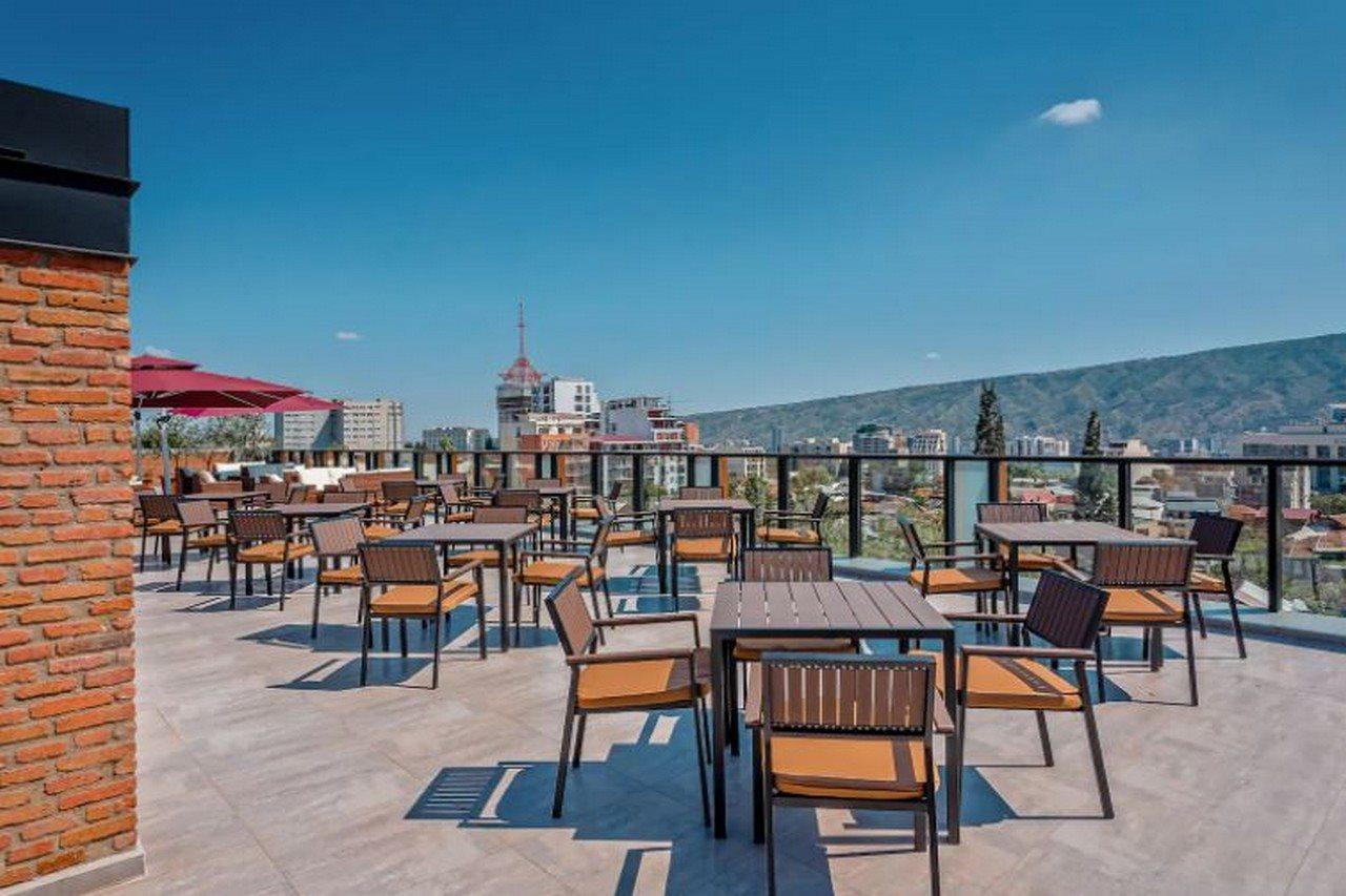 Ramada By Wyndham Tbilisi Old City Exterior photo