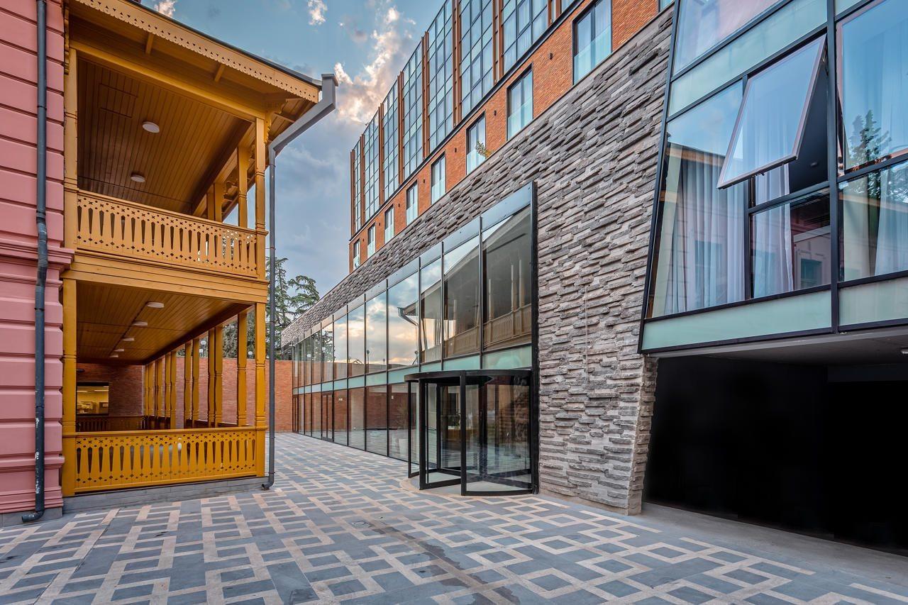 Ramada By Wyndham Tbilisi Old City Exterior photo